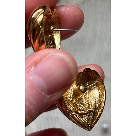 Vintage Heart Earrings Pinup Gift Classic 80s Gold Tone Avon 1" Heavy Valentines - Picture 6 of 12